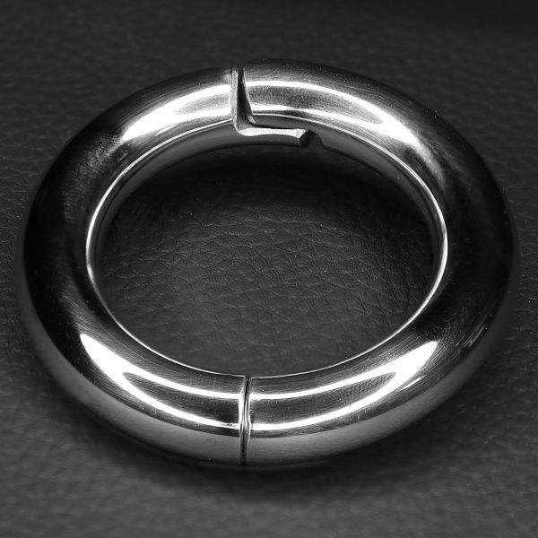 Magnetic cock ring